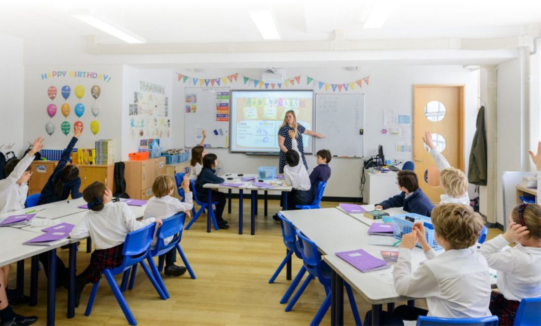 UAE Council Raises Alarm Over Students Missing School Before Public Holidays