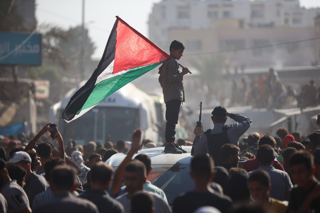 Palestinians Return to Gaza Amid Widespread Destruction and Humanitarian Crisis