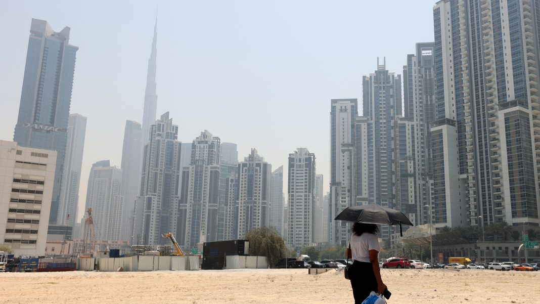 UAE braces for rising temperatures before rain, strong winds sweep in