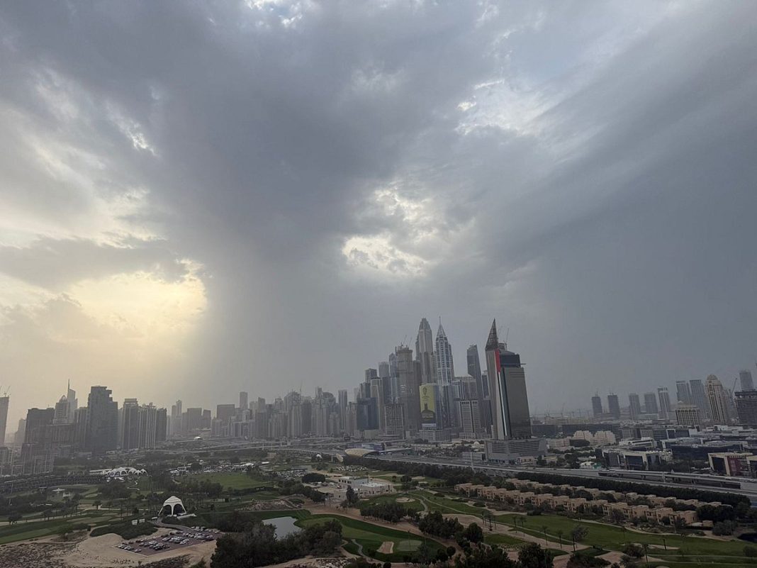 UAE Weather Alert: Strong Winds, Dust and Cooler Temperatures Expected
