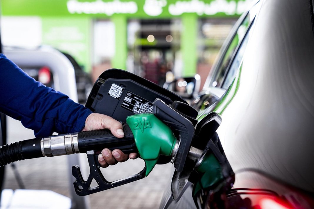 UAE Announces First Fuel Price Cut in Four Months